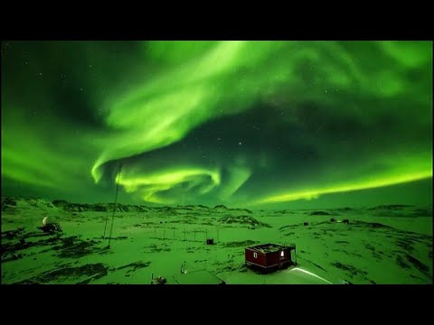 Une spectaculaire aurore boréale illumine le ciel de l'Antarctique