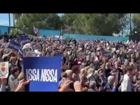 Bain de foule au Théâtre de Verdure pour le premier jour de mandat d'Eric Ciotti