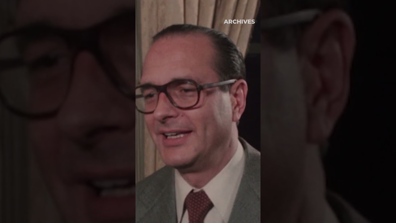 Le totem scout surprenant de Jacques Chirac ! - RTBF Archives