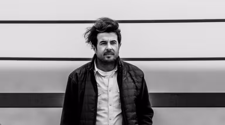 En Vendée, Gabriel Attal échange avec les gens du voyage et condamne fermement les occupations illégales